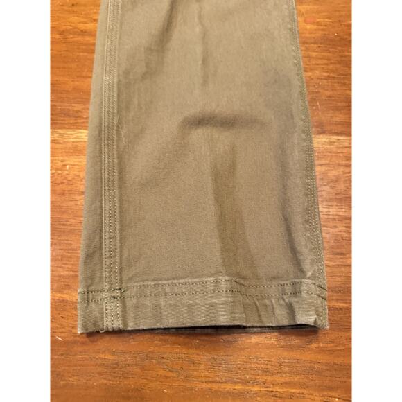 10 X 29 Duluth Trading Co. Curve setter Cargo Work Hiking Pants - Picture 7 of 9